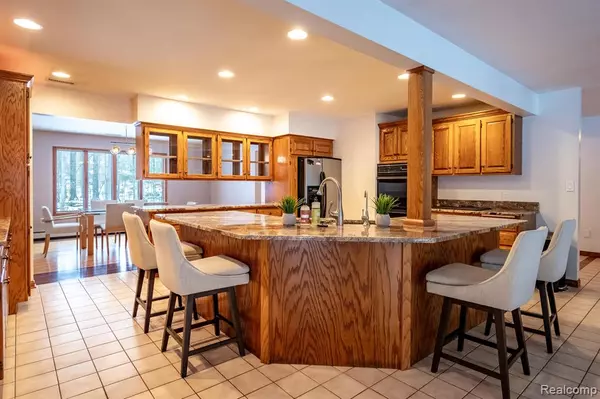 Hartland, MI 48353,4352 FENTON Road