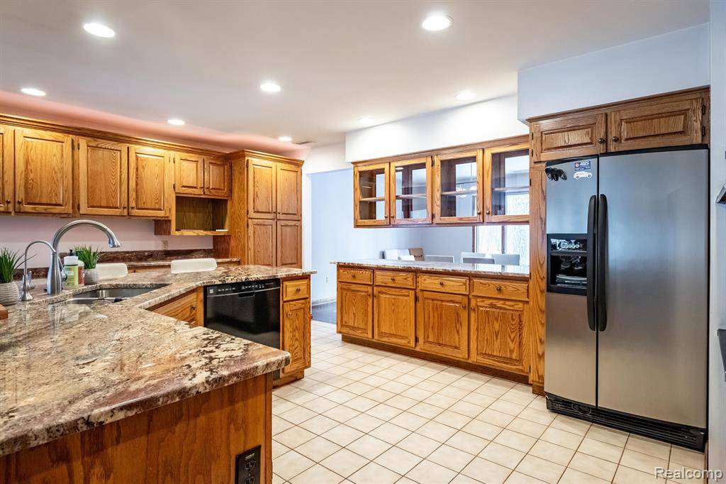 Hartland, MI 48353,4352 FENTON Road