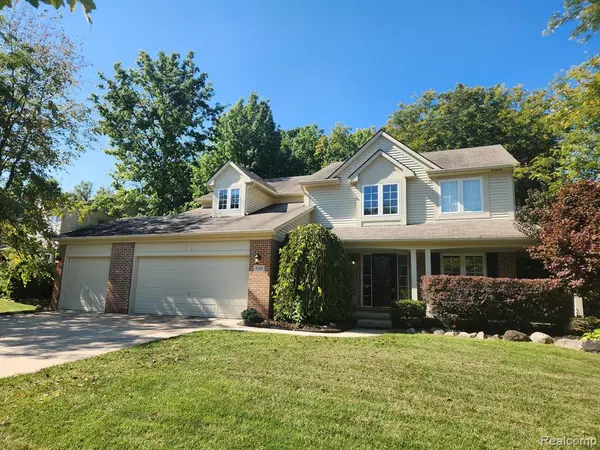 158 FAIRHILL Way, Howell, MI 48843