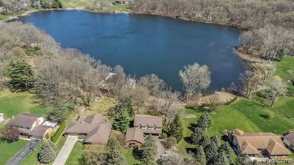 1373 OSBORN LAKE Drive, Brighton, MI 48114