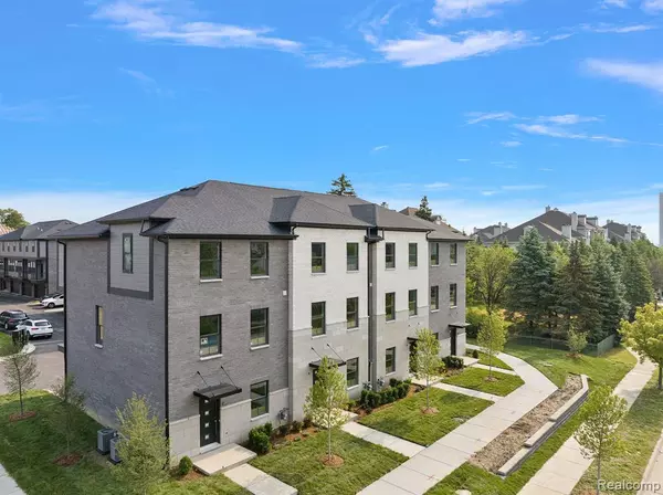 2849 SUMMERS, Troy, MI 48084