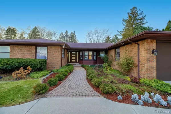 Troy, MI 48098,6865 FREDMOOR Drive