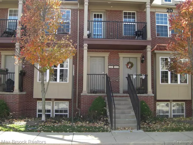 28017 HOPKINS Drive, Novi, MI