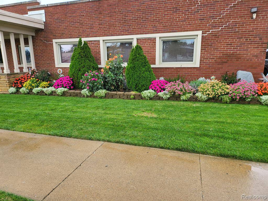 Southgate, MI 48195,12170 FORT Street
