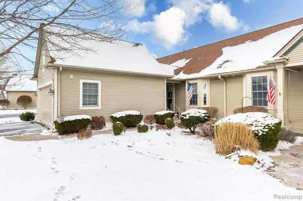 Chelsea, MI 48118,211 PIERCE LAKE Drive