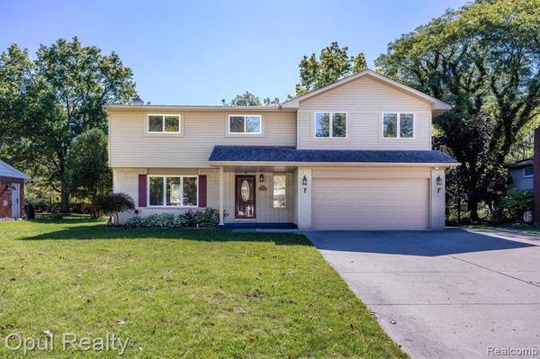 8469 CONCORD Road, Grosse Ile, MI 48138