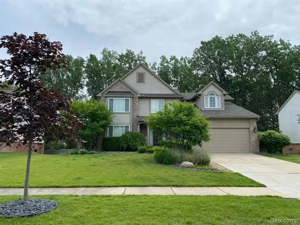 197 COLUMBIA Drive, South Lyon, MI 48178