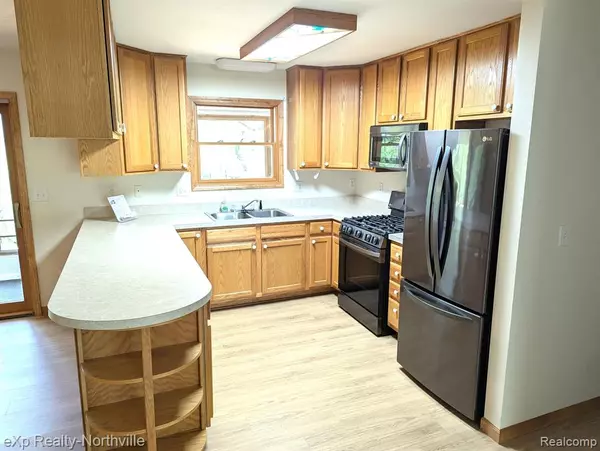 Jackson, MI 49201,5995 SEYMOUR Road