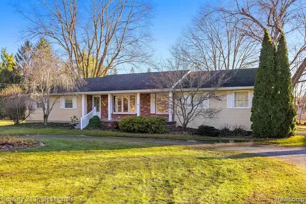 8044 Jordan E Road, Grand Blanc, MI 48439