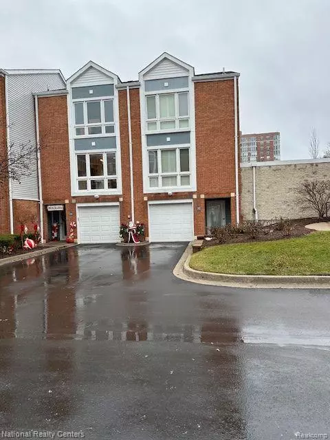 Detroit, MI 48207,252 S Main Sail Court W