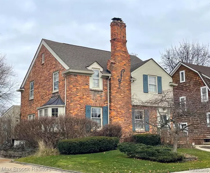 10 HANOVER Road, Pleasant Ridge, MI