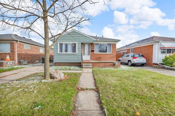 22716 HARMON Street, Saint Clair Shores, MI 48080