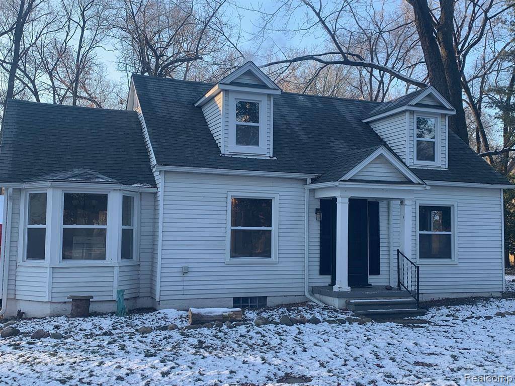 26071 W 9 MILE Road, Southfield, MI 48033