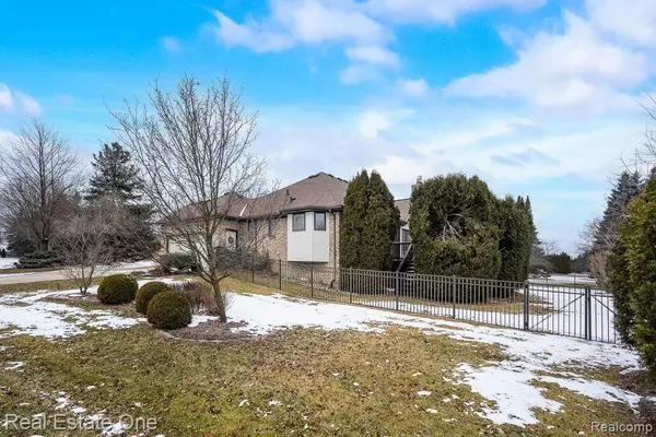 Troy, MI 48098,6786 JASMINE Drive