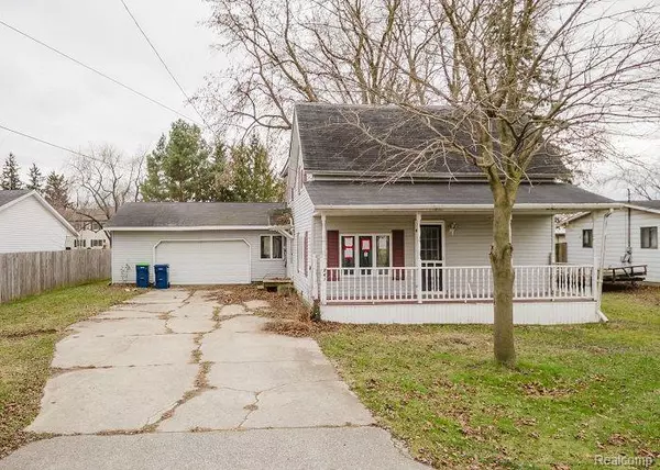 241 W CHESTNUT Street, Breckenridge, MI 48615