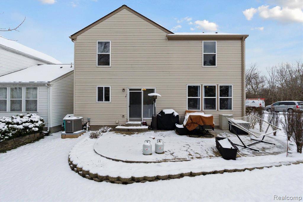 Holly, MI 48442,5121 Meadow Crest Circle