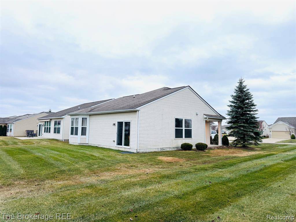 Grand Blanc, MI 48439,9355 SAND HILL Drive