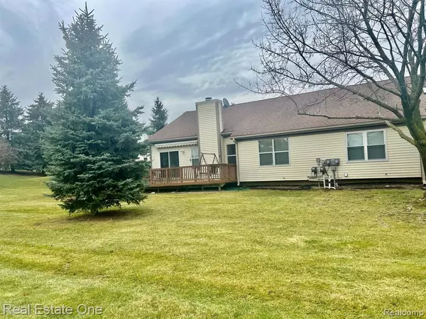 Commerce Twp, MI 48390,240 WINDING BROOK