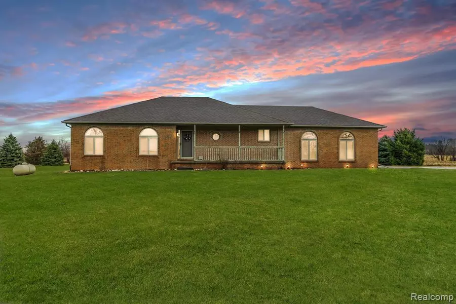 4401 HOWLAND Road, Almont, MI 48003