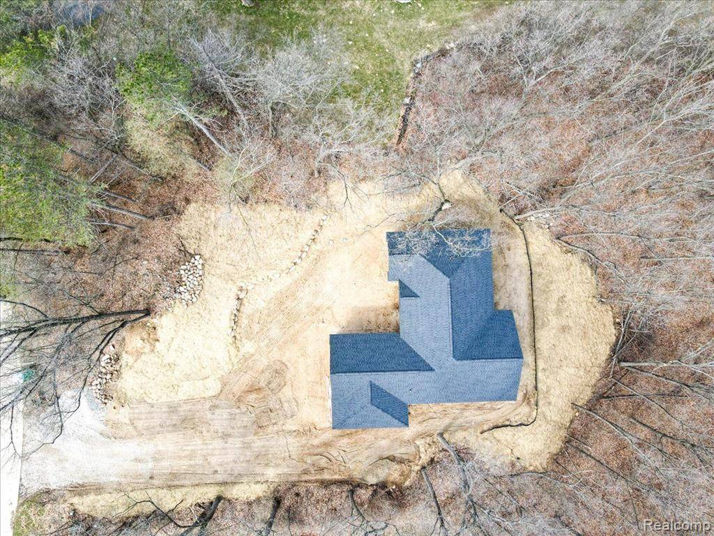 Holly, MI 48462,15620 Pine Ridge