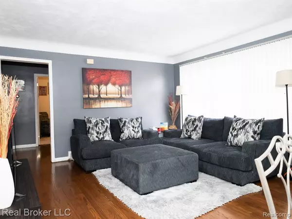 Oak Park, MI 48237,21890 WHITMORE Street