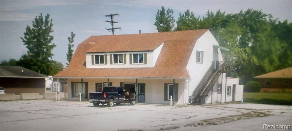 568 W CENTER Road, Essexville, MI 48732