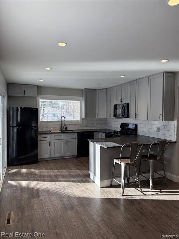 Clarkston, MI 48348,4845 CRESTVIEW Drive