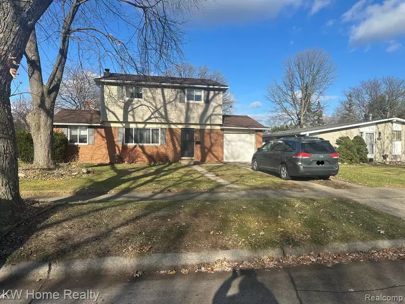 8753 LOZEN Drive, Sterling Heights, MI 48313