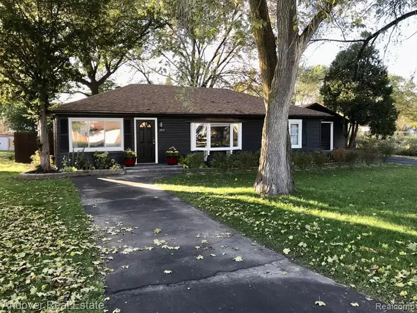 2832 HARRISON Avenue, Rochester Hills, MI 48307