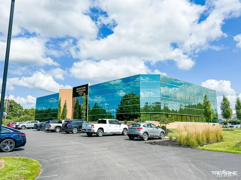 14165 N FENTON Road, Fenton, MI 48430
