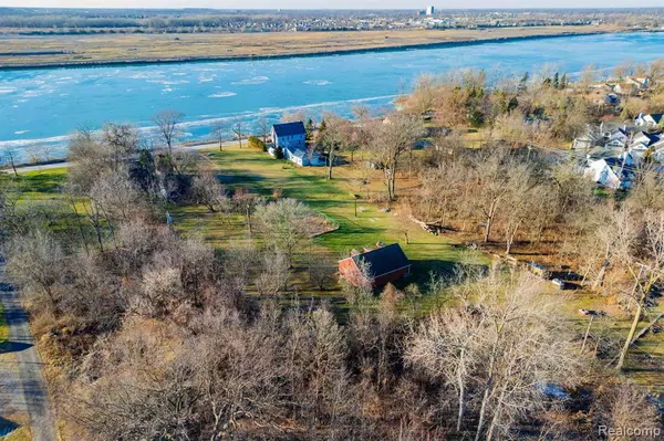 Grosse Ile, MI 48138,20457 West River Road