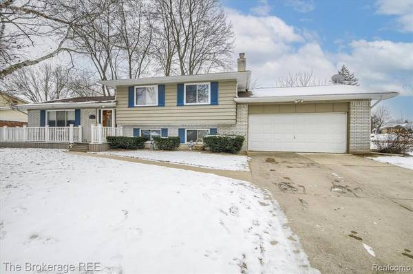 2134 ROLLINS Street, Grand Blanc, MI 48439