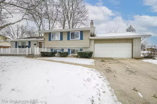 2134 ROLLINS Street, Grand Blanc, MI 48439