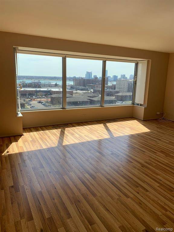Detroit, MI 48207,1300 E LAFAYETTE Street