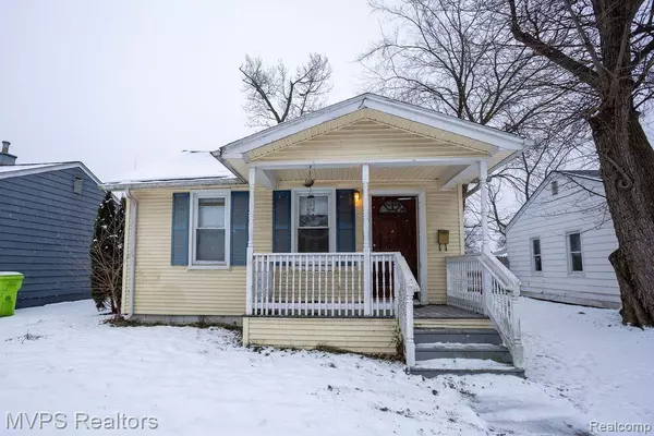 108 E KALAMA Avenue, Madison Heights, MI 48071