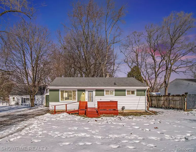 1516 MARY Avenue, Lansing, MI 48910