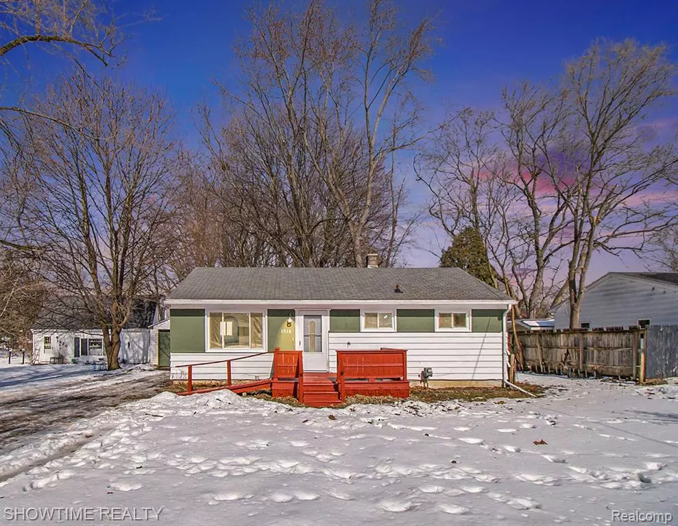Lansing, MI 48910,1516 MARY Avenue