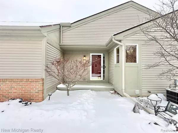 3125 FALCON Drive, Burton, MI 48519