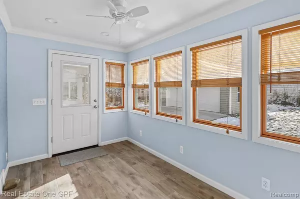 Grosse Pointe Woods, MI 48236,1741 ALLARD Avenue