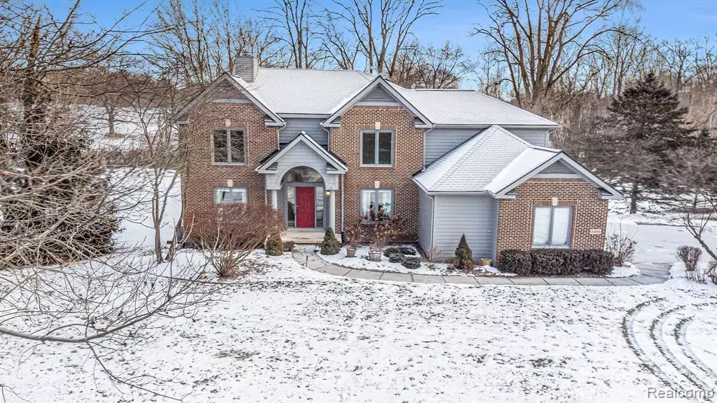 8805 Pebble Creek Drive, Pinckney, MI 48169