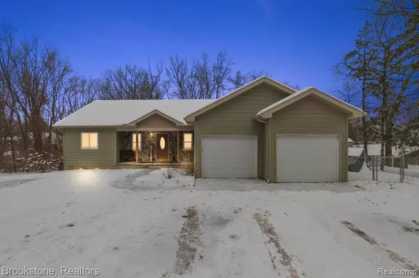 336 Buckhorn Drive, Lake Orion, MI 48362