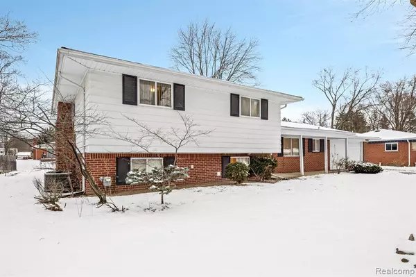 Farmington Hills, MI 48334,32540 W Wayburn Street