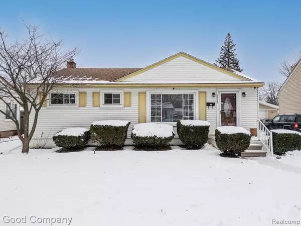 22021 LANGE Street, Saint Clair Shores, MI 48080