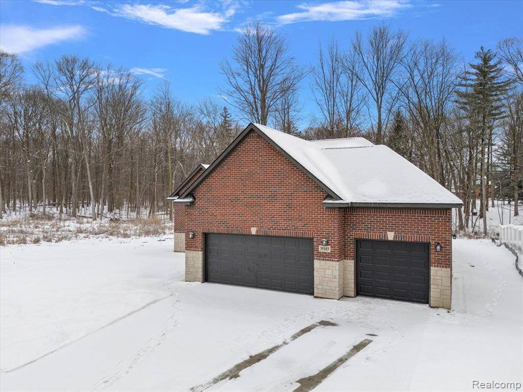 Richmond, MI 48062,35103 WOODSIDE Circle