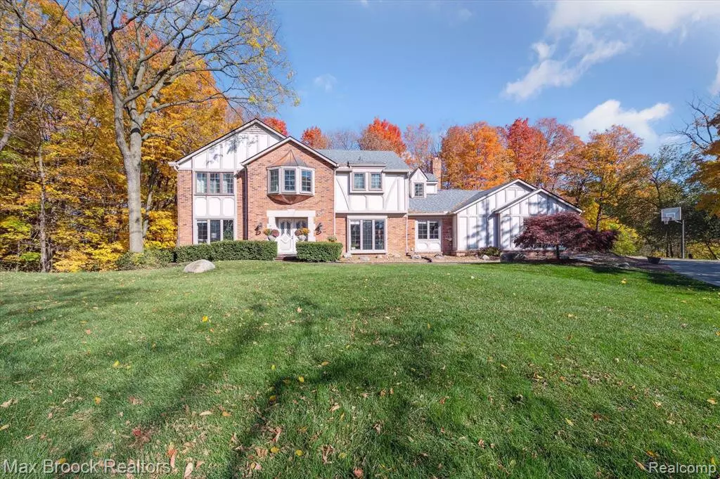 Bloomfield Hills, MI 48304,630 WILLOW GLEN Court