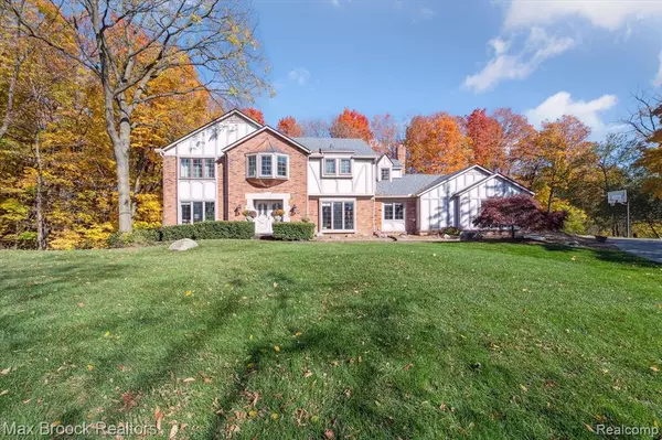 630 WILLOW GLEN Court, Bloomfield Hills, MI 48304