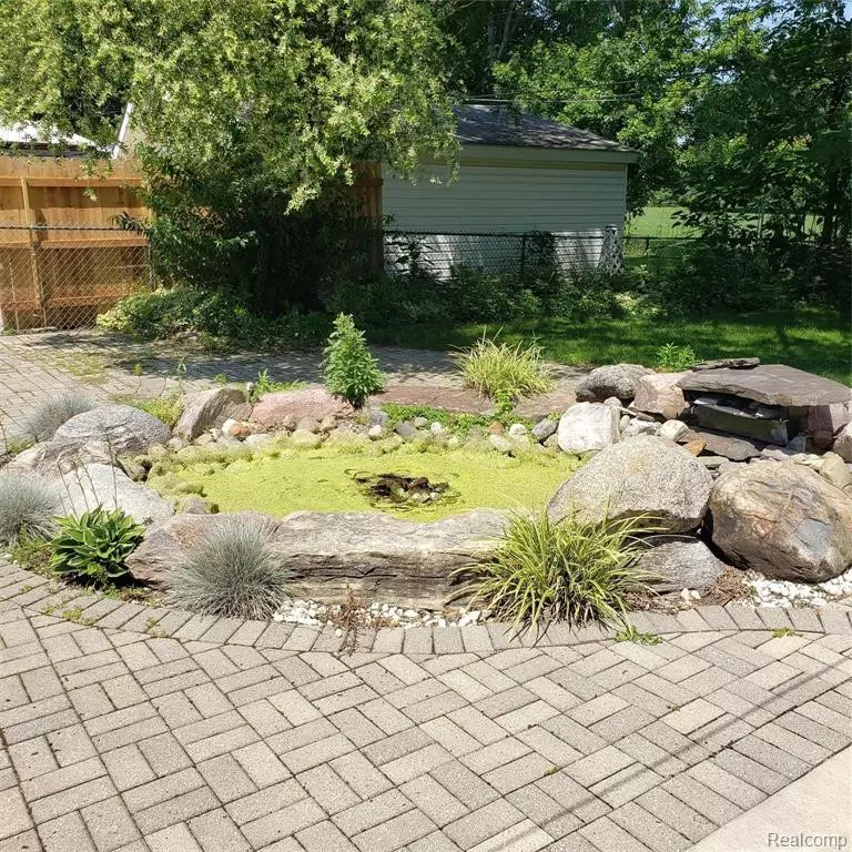 Dearborn Heights, MI 48127,26656 Rouge River Dr Drive
