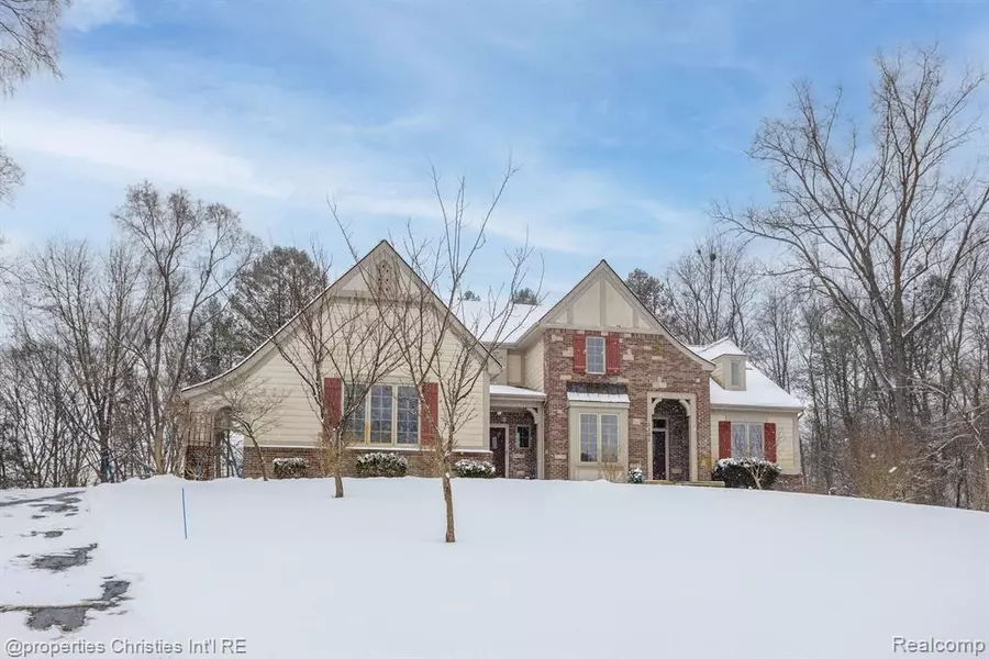 1101 PINE RIDGE Road, Milford, MI 48380