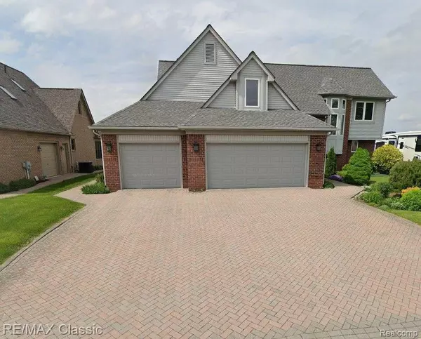 10368 SAINT JOHN Drive, Algonac, MI 48001