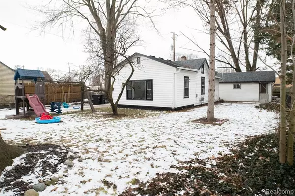 Madison Heights, MI 48071,27841 BARRINGTON Street